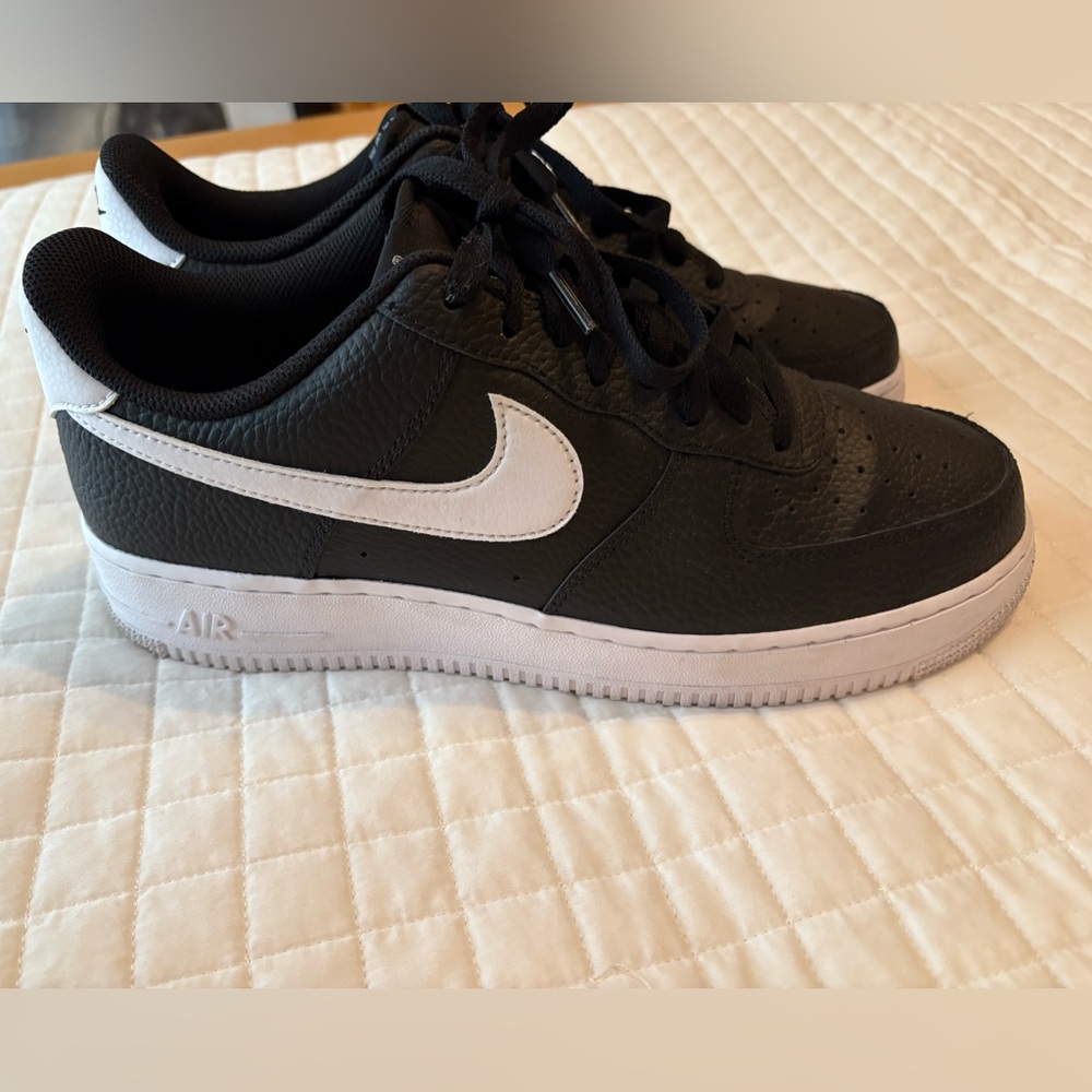Nike Men’s Size 10 Air Force One Black and White Sneakers